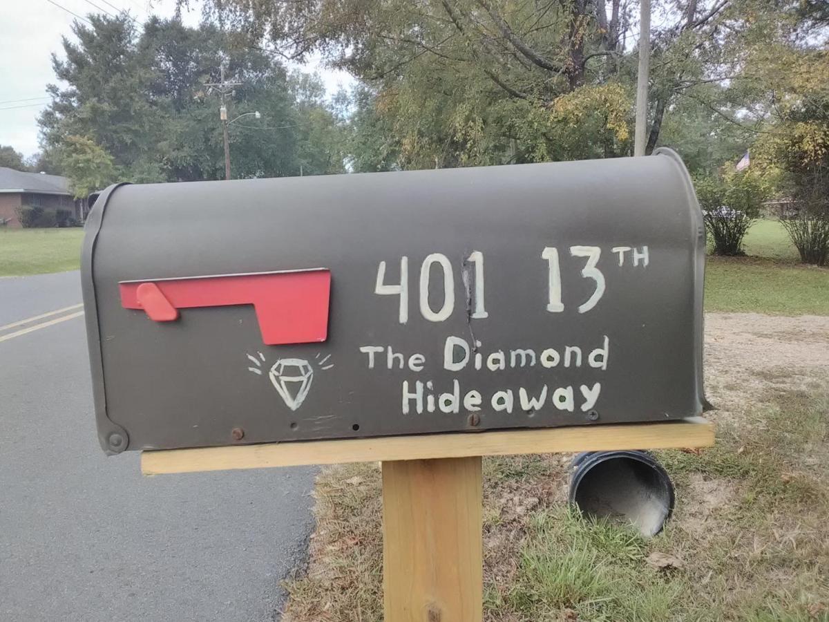 The Diamond Hideaway * Murfreesboro